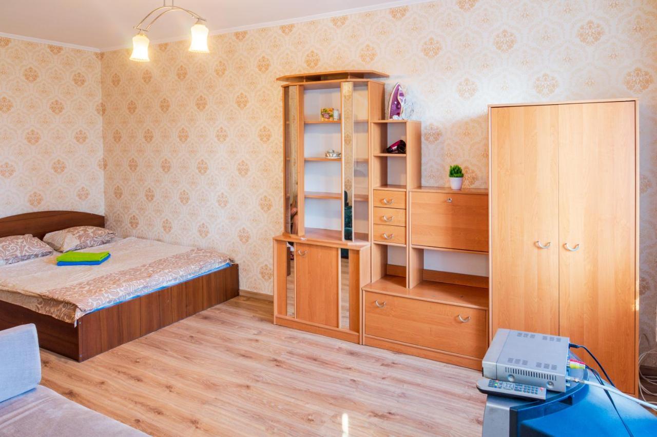 Квартира По Улице Федорова 1 Kiev Esterno foto