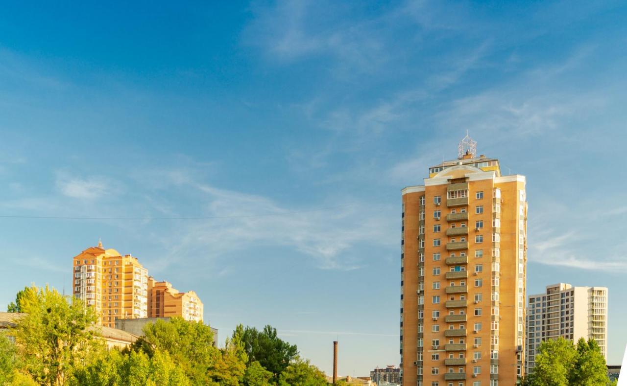 Квартира По Улице Федорова 1 Kiev Esterno foto