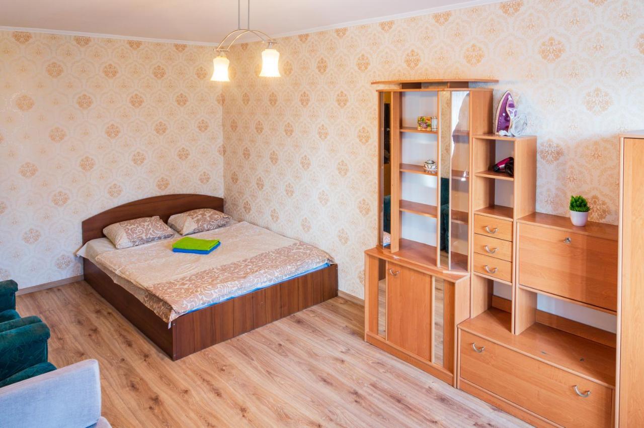 Квартира По Улице Федорова 1 Kiev Esterno foto