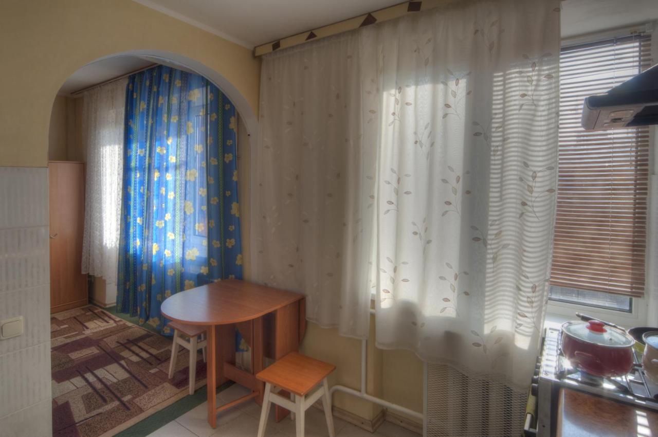 Квартира По Улице Федорова 1 Kiev Esterno foto